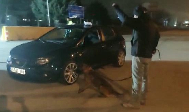 Otomobilden uyuşturucu çıktı