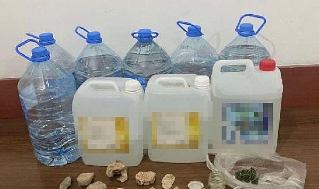 Sahte içki, uyuşturucu ve tarihi eser ele geçirildi; 1 gözaltı