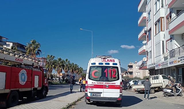 Salondaki elektrik panosunda çıkan yangın korkuttu