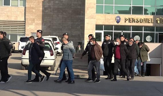 Suç örgütü operasyonunda polis ve bekçilerin de olduğu 21 şüpheli, adli kontrolle serbest