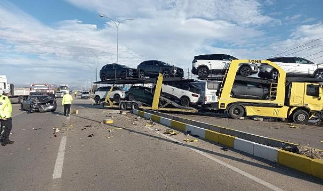TIR ile otomobil çarpıştı