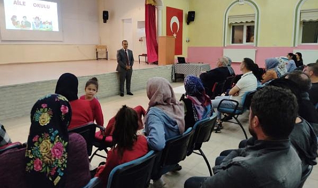 Aile Okulu Semineri'ne yoğun ilgi