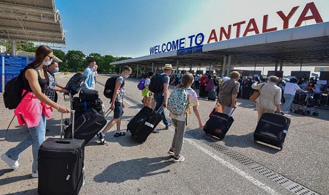 Antalya'da 2023 turizmi, rekorla başladı