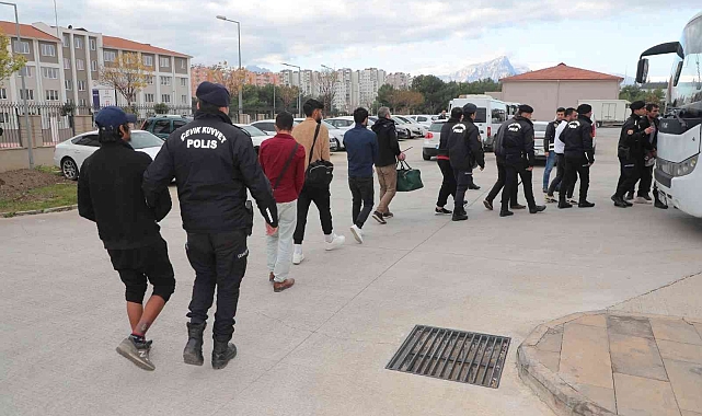 Antalya'da aranan 51 firari yakalandı