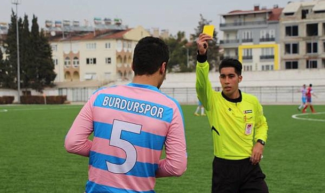 Burdurlu üç hakem terfi etti