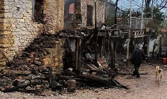 Evleriyle, portakal hasadı kazancı ve 1 ton zeytinyağı yandı