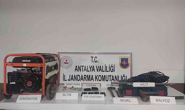 Kaçak kazıya jandarmadan eş zamanlı operasyon: 12 gözaltı