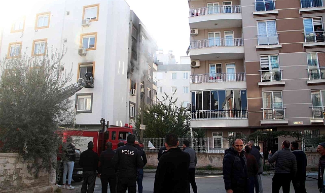 Kedisi yangında telef olan genç kız gözyaşlarına boğuldu