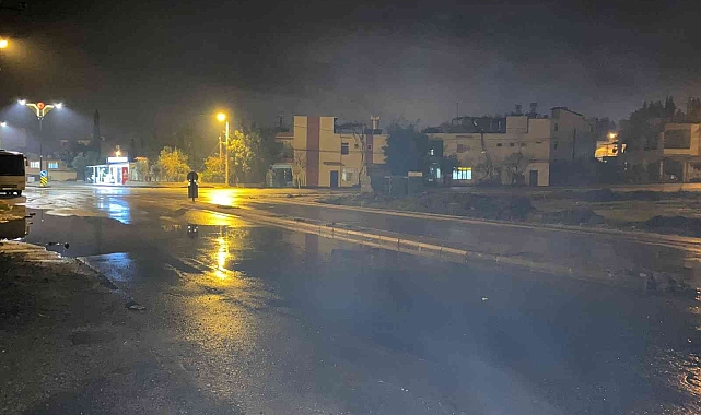 Kendisine çarpıp kaçan otomobilin parçalarını toplayıp şikayetçi oldu