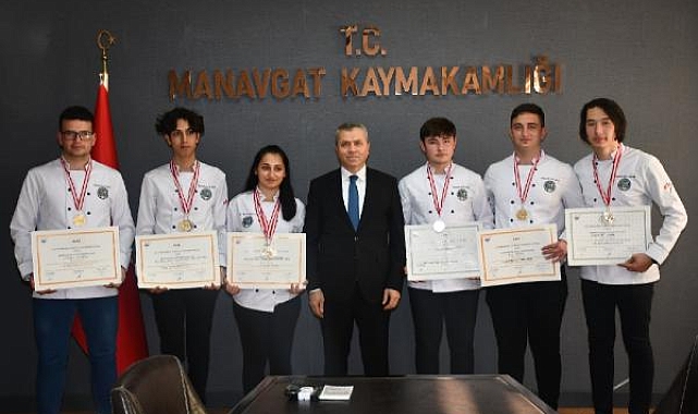 Manavgatlı öğrenciler madalyaları topladı
