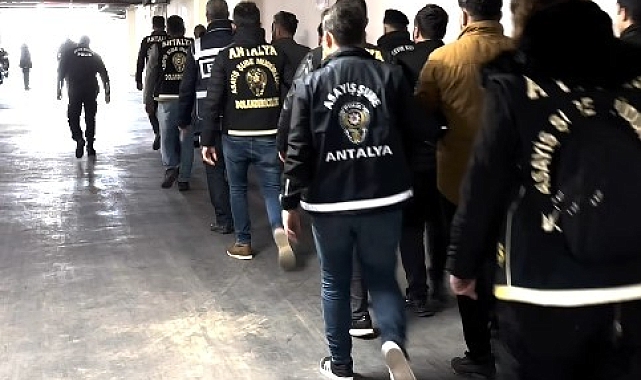 "Memur yapacağız" yalanıyla dolandırıcılık yapan 9 kişi tutuklandı