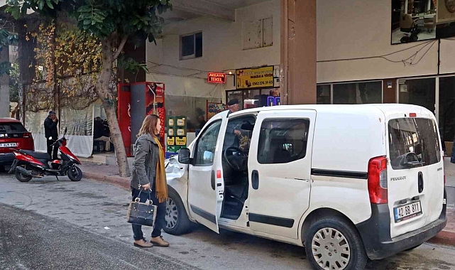 Rus kadın çıldırdı, ortalık savaş alanına, kahvedekiler ise okeye döndü