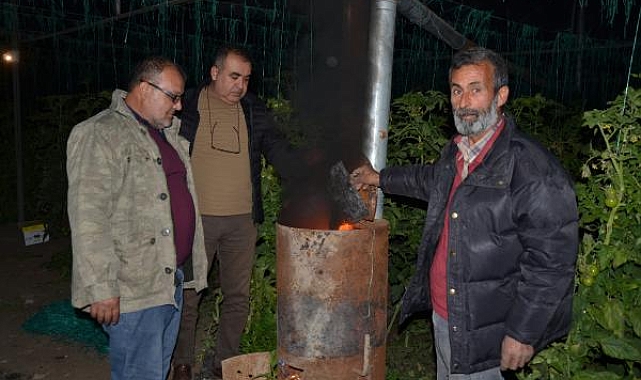 Serik'te çiftçiler don nöbetinde
