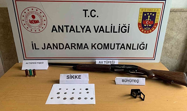 Tarihi eser kaçakçılığı operasyonunda 17 sikke ele geçirildi