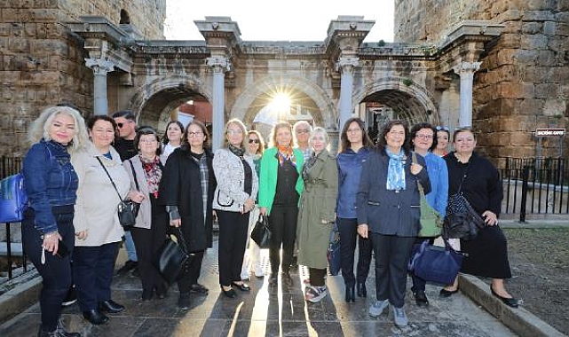 Türkiye'deki kadın rektör ve rektör yardımcıları Antalya'yı gezdi