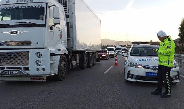 Yolda otomobilin çarptığı yaşlı kadın öldü