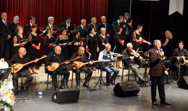 Yurttan sesler konseri büyüledi