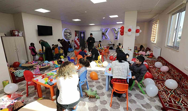 Akdeniz Üniversitesi depremzede çocuklar için 10 oyun odası kurdu