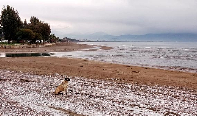Antalya Finike'ye sulu kar ve dolu yağdı