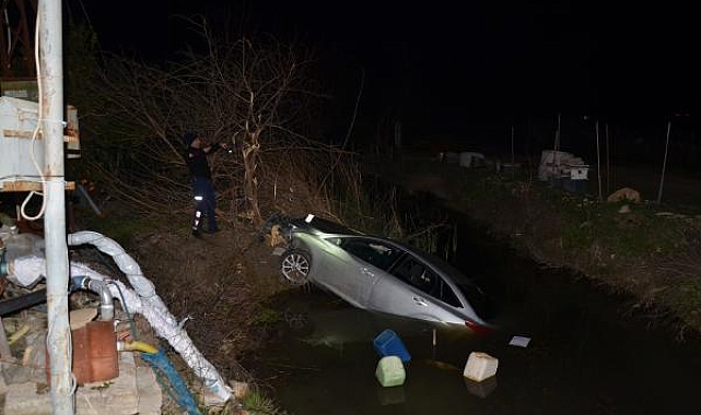 Antalya Serik'te otomobil dereye uçtu: 1 yaralı