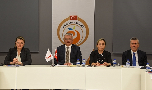Antalya'da 13 bin 421 depremzede öğrenci okula başladı