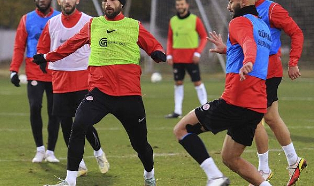 Antalyaspor, 2 kez ertelenen Beşiktaş maçına 18 eksikle çıkacak