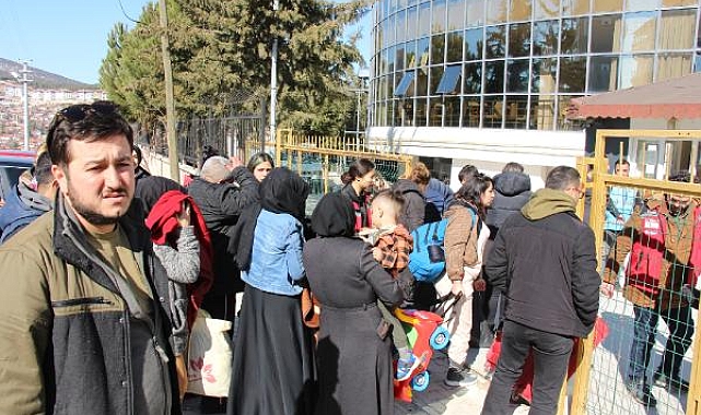 Bucak'ta depremzedeler yurda yerleştirildi