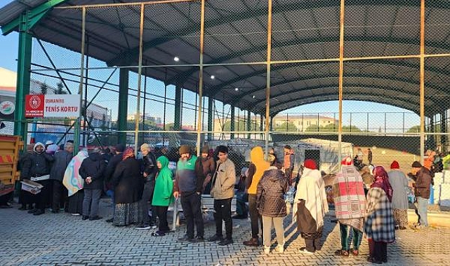 Kepez'den deprem bölgesine 6 sahra mutfağı