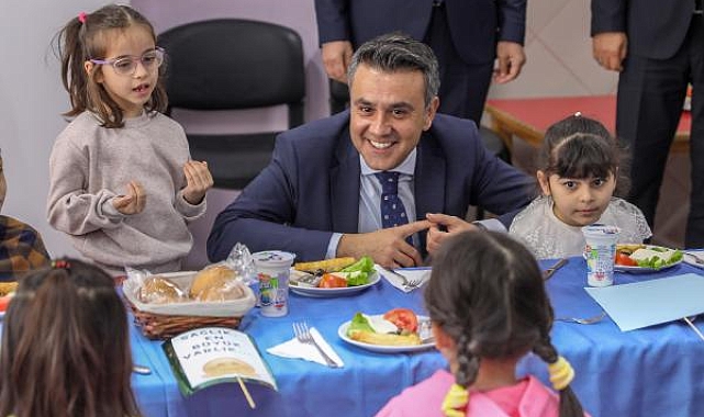 Okullarda ücretsiz yemek uygulaması başladı