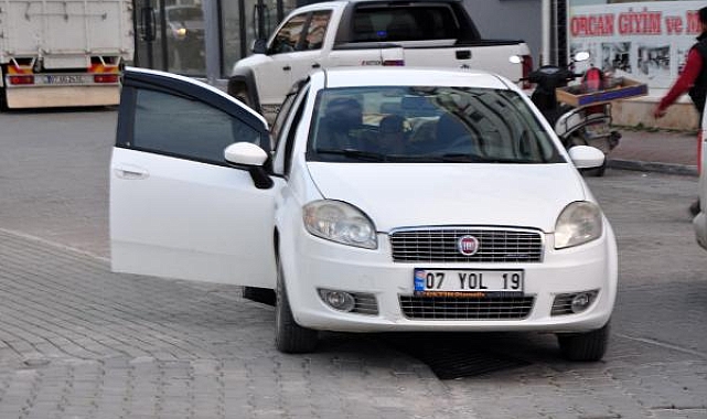 Otomobille motosiklet çarpıştı; 1 yaralı