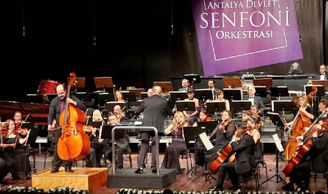 AKM'de kontrabas konseri