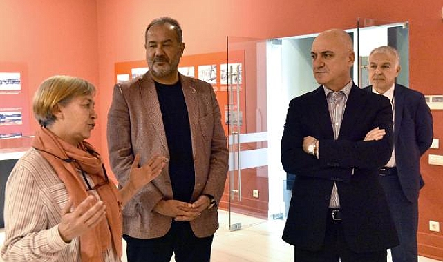 AKS'de bugün uzun Perşembe