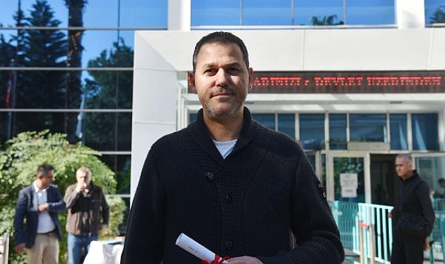 Antalya'da aylıkları bağlanan EYT'liler maaş döküm belgelerini aldı
