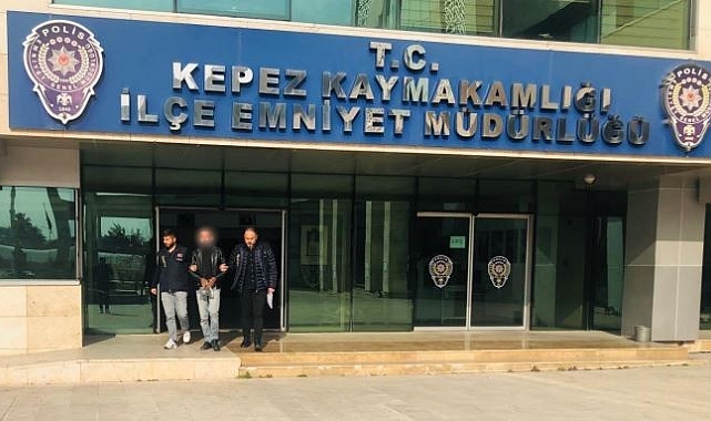 Antalya'da gasptan 37 yıl kesinleşmiş hapis suçuyla aranan firari yakalandı