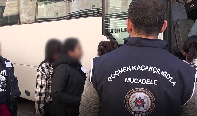 Antalya'da hamamda kaçak çalışanlara polis baskını