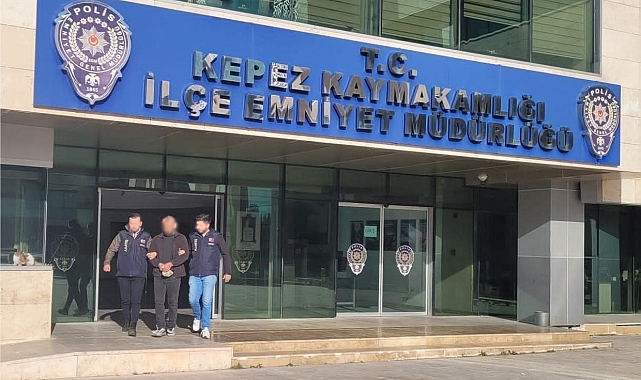 Antalya'da kesinleşmiş hapis cezasıyla aranan 2 kişi yakalandı