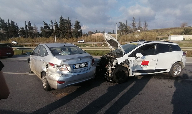 Aşırı hız ve dikkatsizlik kaza yaptırdı