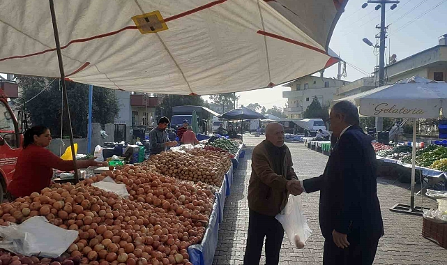 Başkan Topaloğlu pazar esnafını ziyaret etti