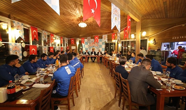Başkan Ulutaş'tan moral yemeği