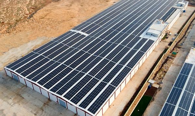 Bir fabrika çatısına daha GES