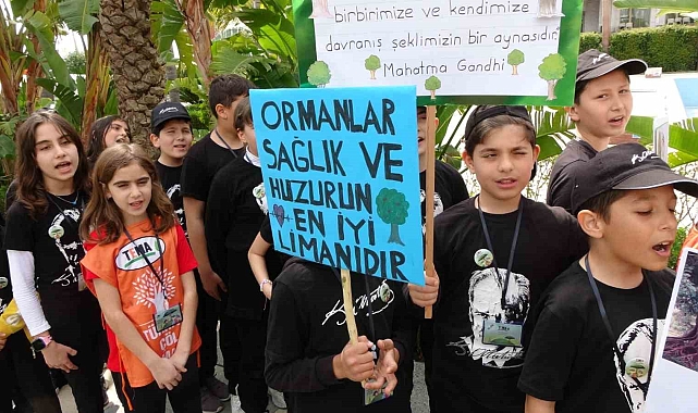 Depremzede öğrenciler gönüllerince bir gün geçirdi