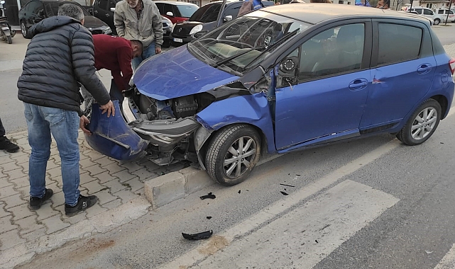 Depremzedeler dönüş yolunda kaza yaptı: 2 yaralı