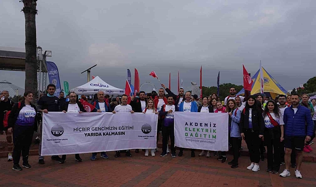 Depremzedeler için  koştular