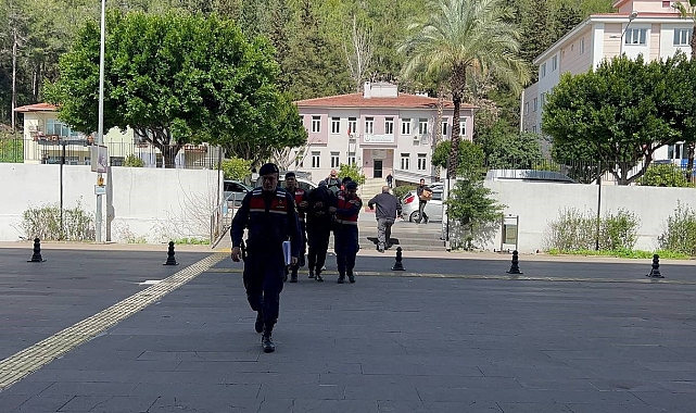Deve ahırında 10 kilo 200 gram uyuşturucu ele geçirildi