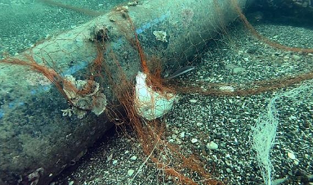 Falezler bölgesi 'hayalet ağlar'a teslim