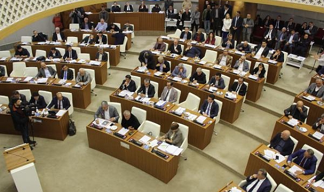 İki kez oylanan madde Muratpaşa'ya iade edildi