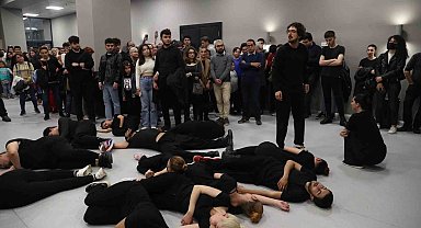 'İşte Bütün Mesele Bu' adlı oyun seyirciyle buluştu