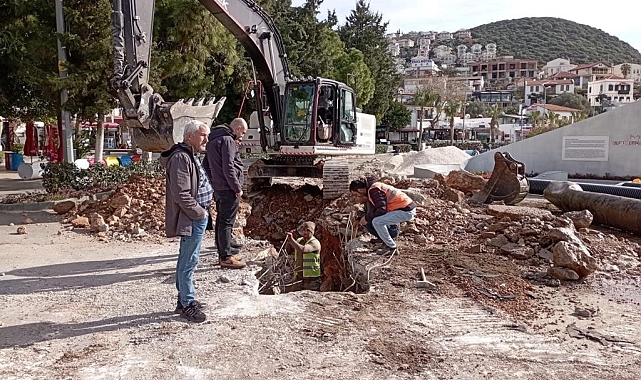 Kaş yat limanı kanalizasyon sorunu çözüldü