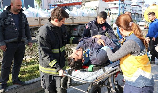 Kazada kamyonette sıkışan yaralı kurtarıldı