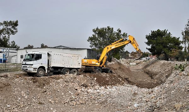 Konyaaltı'nda dere yatakları genişletiliyor